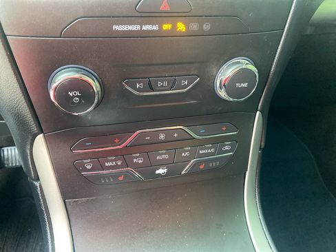 Used 2019 Ford Edge SEL w/ Equipment Group 201A AWD/4WD image 15