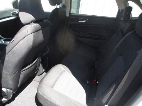 Used 2022 Ford Edge SE AWD/4WD image 9