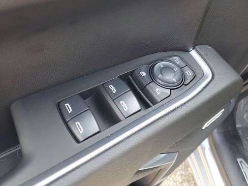 Used 2024 GMC Sierra 1500 SLT w/ SLT Convenience Package AWD/4WD image 9
