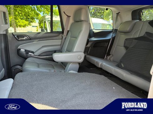 Used 2017 Chevrolet Tahoe LT w/ Luxury Package AWD/4WD image 17
