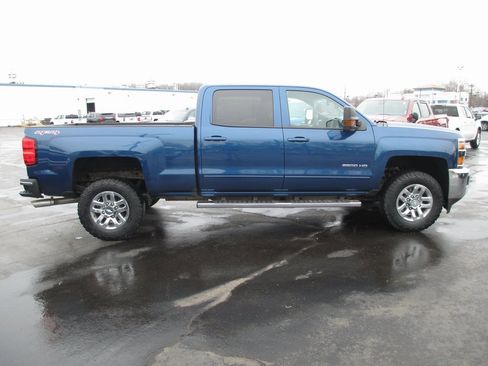 Used 2016 Chevrolet Silverado 2500 LT w/ LT Convenience Package image 2