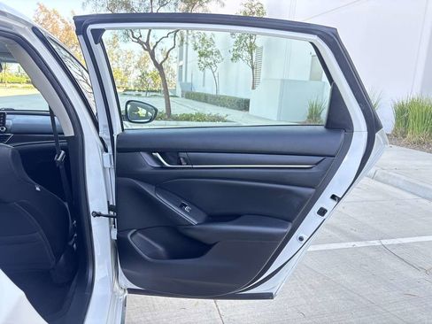 Used 2021 Honda Accord EX image 13