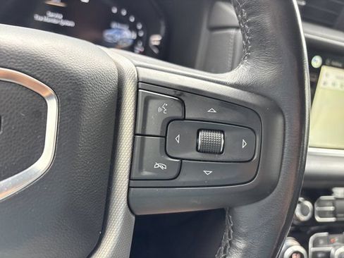 Used 2022 GMC Yukon XL Denali AWD/4WD image 36