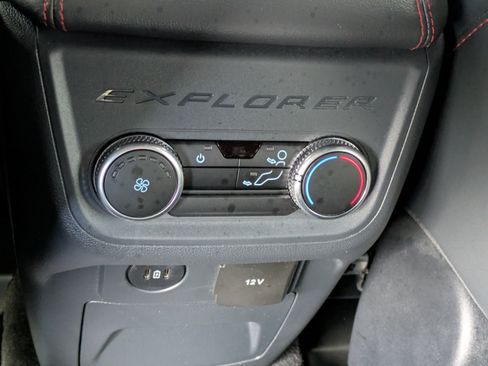 Certified 2025 Ford Explorer ST-Line AWD/4WD image 17