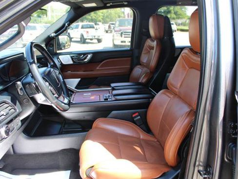Used 2018 Lincoln Navigator Reserve w/ Technology Package AWD/4WD image 22