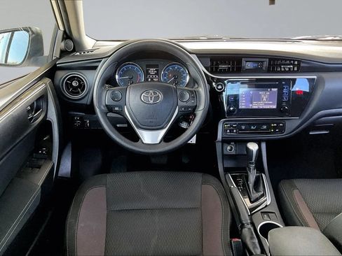 Used 2018 Toyota Corolla LE w/ Carpet Mat Package (TMS) image 8