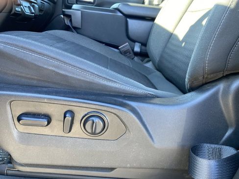 Used 2021 Chevrolet Silverado 1500 LT image 10