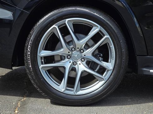 Used 2017 Mercedes-Benz GLS 550 4MATIC w/ Driver Assistance Package image 36