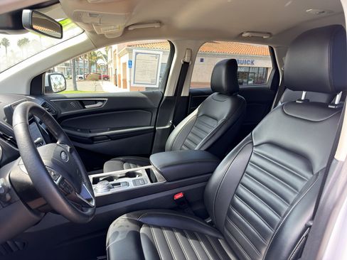 Used 2024 Ford Edge SEL AWD/4WD image 9
