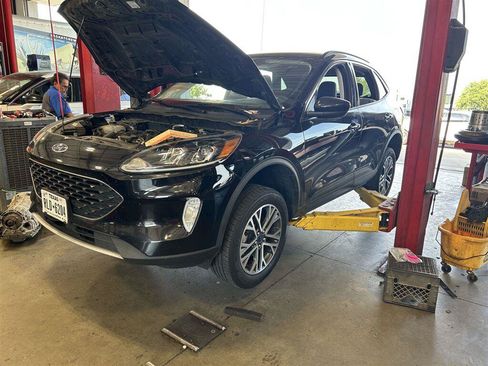 Used 2022 Ford Escape SEL w/ Technology Package FWD image 2
