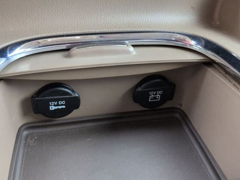 Used 2014 Chrysler Town & Country Touring-L w/ Driver Convenience Group image 29