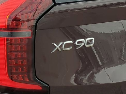 New 2026 Volvo XC90 B6 Plus w/ Protection Package Premier image 12