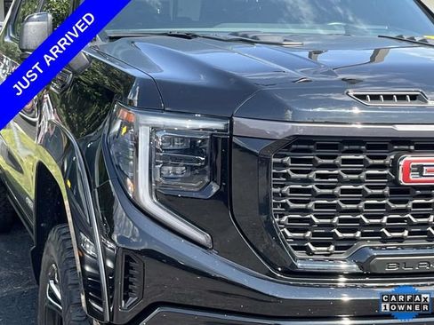 Used 2023 GMC Sierra 1500 AT4 w/ AT4 Premium Package AWD/4WD image 7