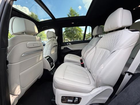 Used 2025 BMW X7 M60i w/ Climate Comfort Package AWD/4WD image 14