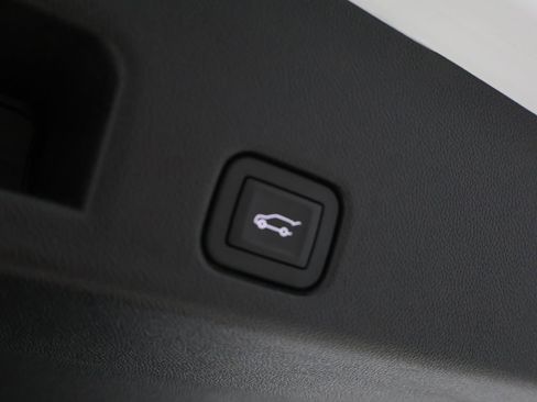 Used 2024 GMC Acadia Elevation image 21