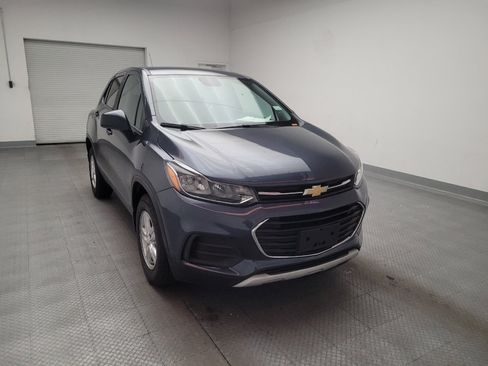 Used 2022 Chevrolet Trax LS w/ Tint and Cruise Package AWD/4WD image 14