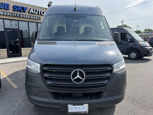 Used 2019 Mercedes-Benz Sprinter 144 image 2