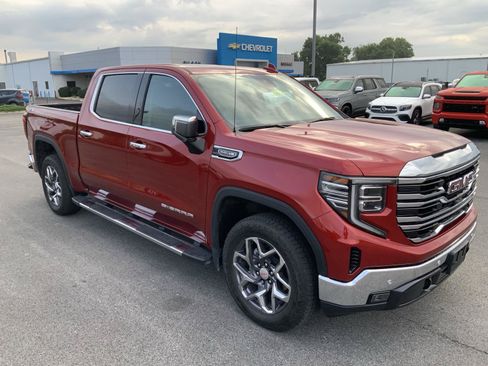 Used 2023 GMC Sierra 1500 SLT w/ SLT Premium Plus Package AWD/4WD image 2