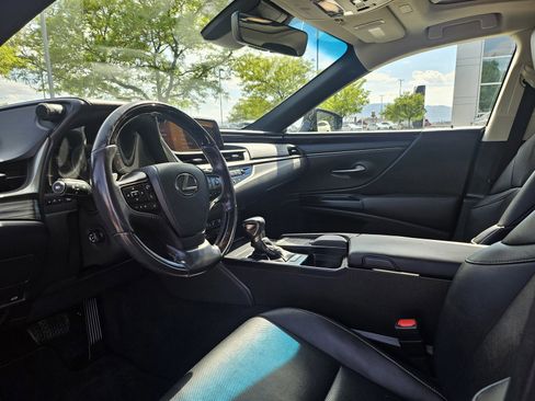 Used 2021 Lexus ES 300h w/ Premium Package FWD image 10