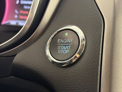 Used 2019 Ford Fusion SE FWD image 21