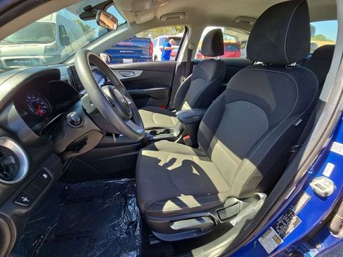 Used 2024 Kia Forte LXS FWD image 17