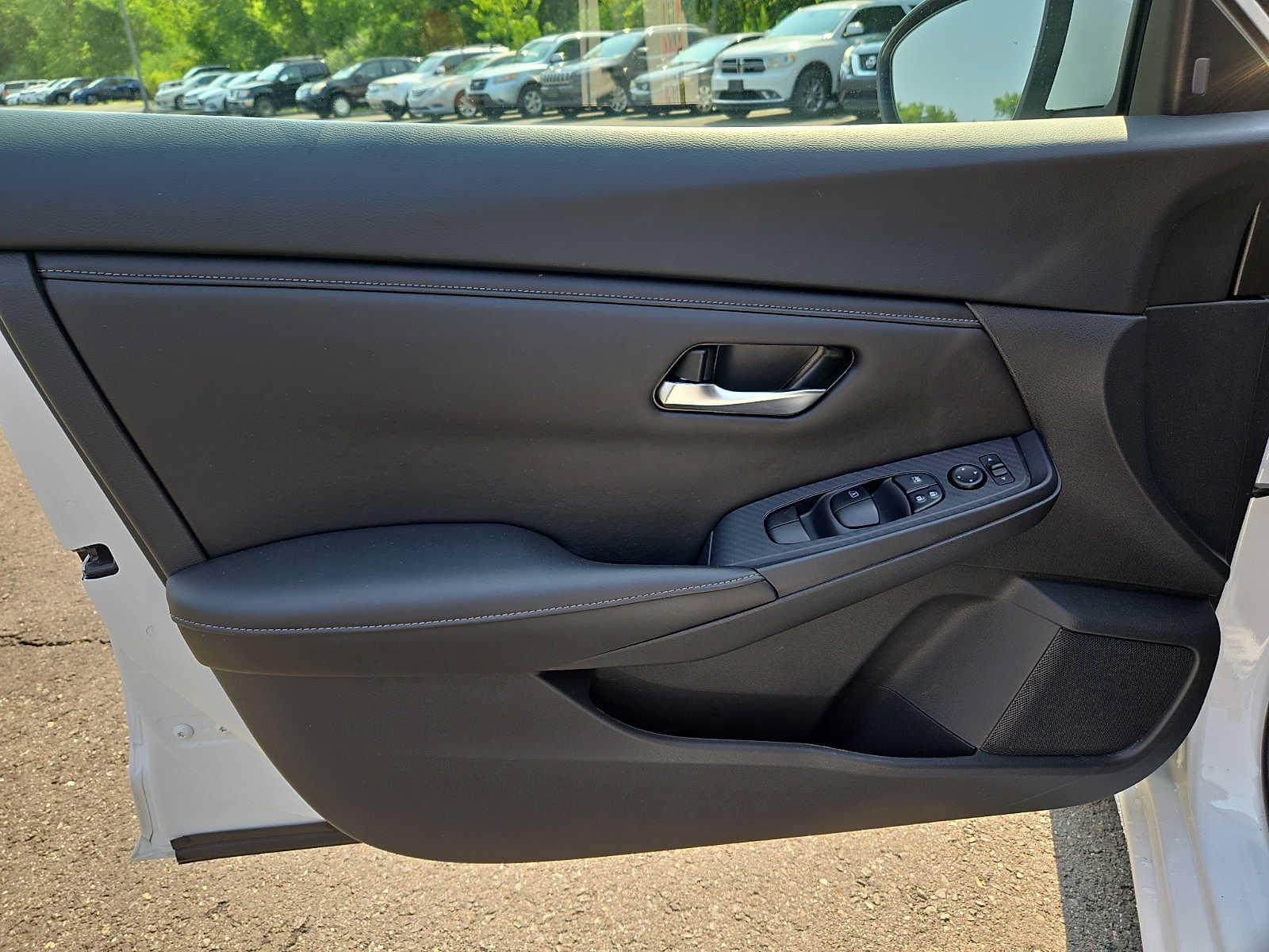 Used 2023 Nissan Sentra SV FWD image 12