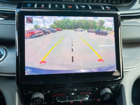 Used 2023 Jeep Grand Cherokee 4WD 4xe image 20