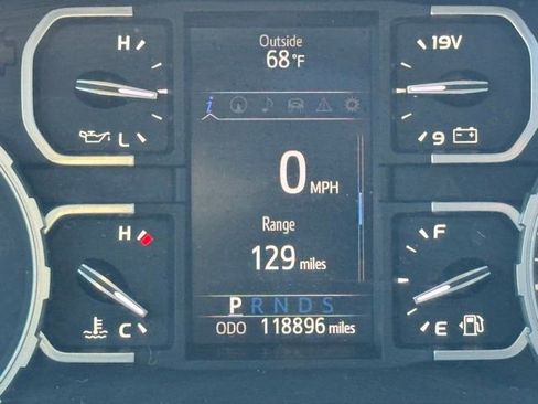 Used 2019 Toyota Tundra Limited w/ Limited Premium Package image 28