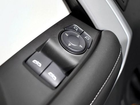 Used 2017 Chevrolet Camaro SS w/ LPO, Ground Effects Package image 18