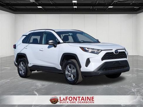 Used 2025 Toyota RAV4 LE AWD/4WD image 7