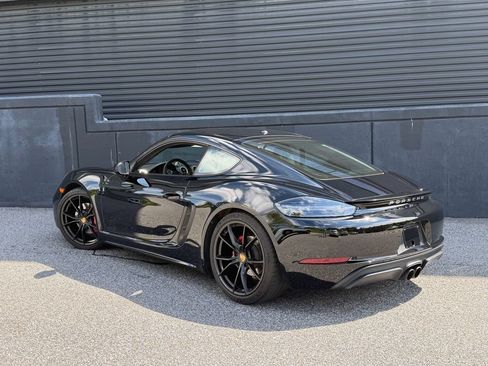 Used 2018 Porsche 718 Cayman RWD image 3