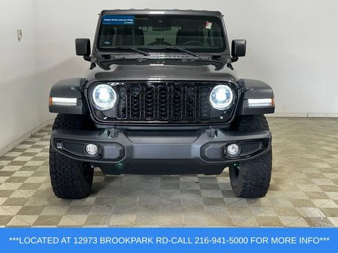 Used 2024 Jeep Wrangler Unlimited Sport AWD/4WD image 2