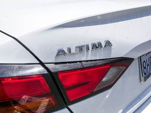 Used 2019 Nissan Altima 2.5 S FWD image 12