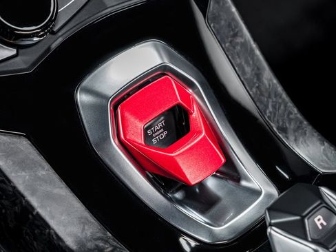 Used 2018 Lamborghini Huracan Performante AWD/4WD image 28