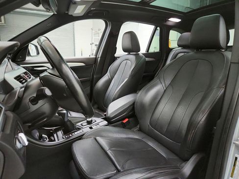 Used 2017 BMW X1 sDrive28i image 13