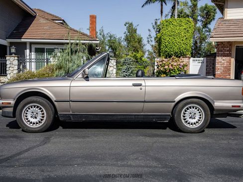 Used 1989 BMW 325i Convertible RWD image 3