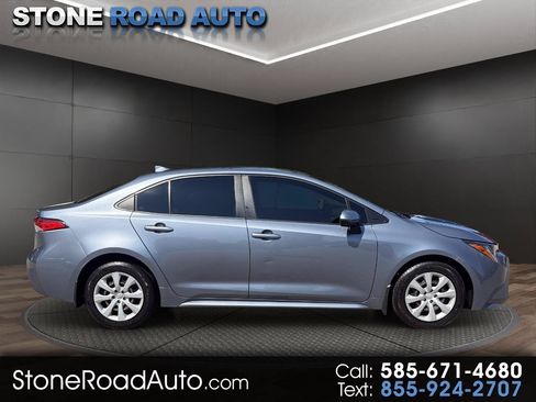 Used 2022 Toyota Corolla LE FWD image 1