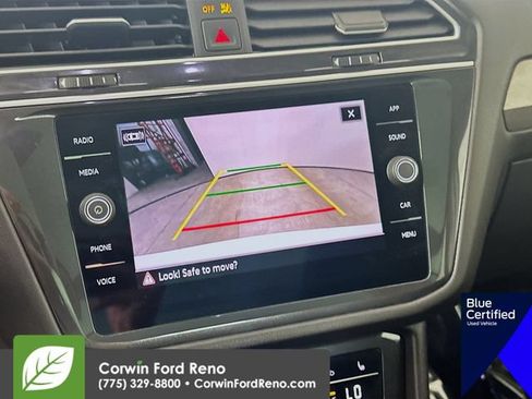 Used 2023 Volkswagen Tiguan SE w/ Panoramic Sunroof Package AWD/4WD image 17