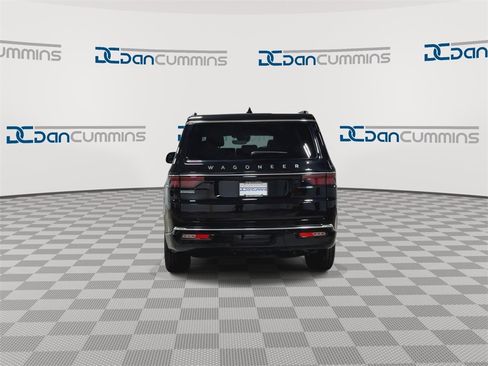 Used 2025 Jeep Wagoneer Series II image 7