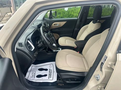 Used 2015 Jeep Renegade Latitude w/ Popular Equipment Group AWD/4WD image 10