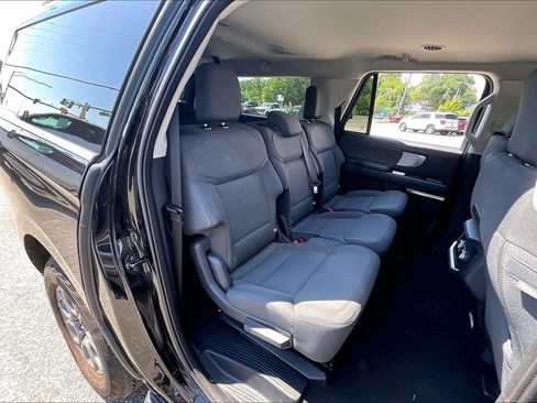 Used 2025 Ford Expedition Max Active AWD/4WD image 25