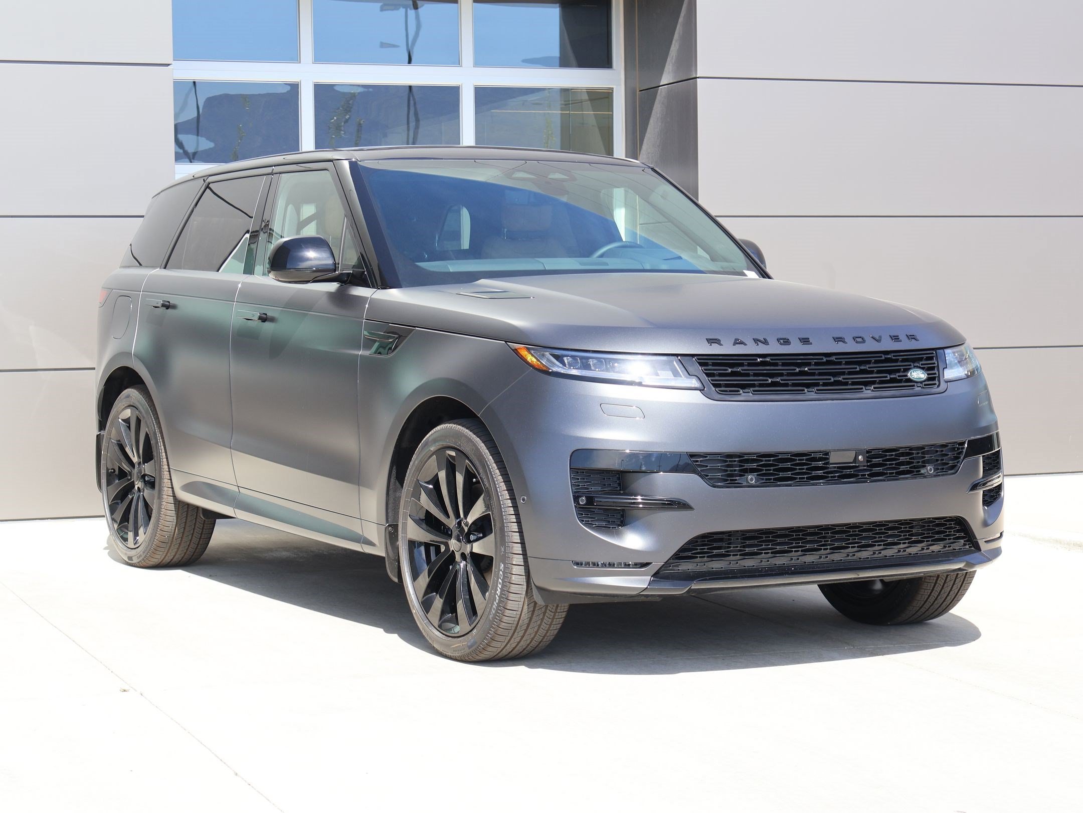 New 2026 Land Rover Range Rover Sport Dynamic SE AWD/4WD image 3