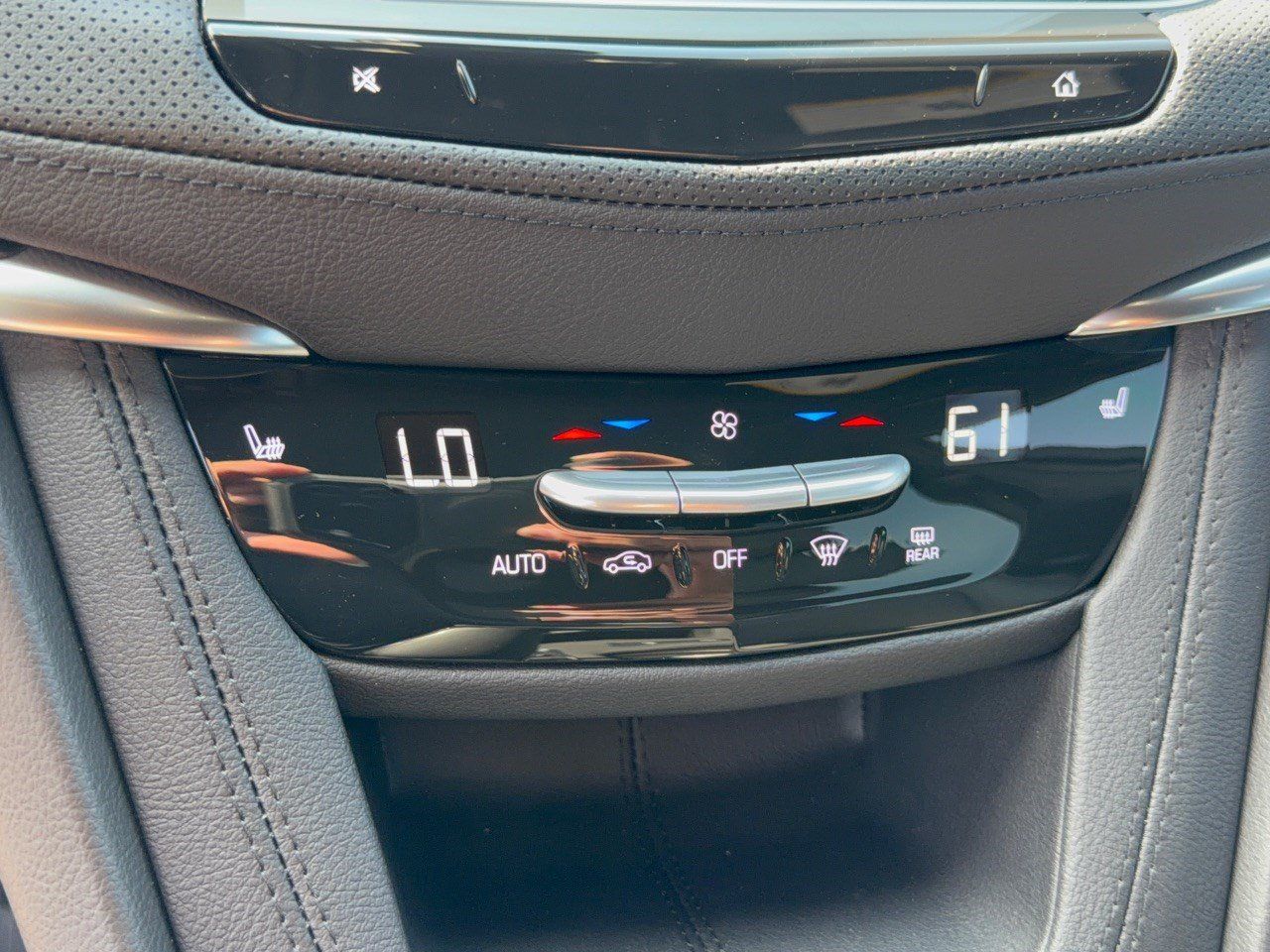 Certified 2026 Cadillac XT5 Premium Luxury w/ LPO, Floor Liner Package FWD image 22