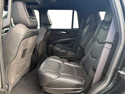 Used 2017 Cadillac Escalade Platinum AWD/4WD image 10