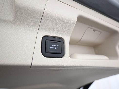 Used 2023 GMC Acadia Denali w/ Denali Technology Package FWD image 31
