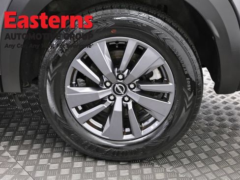 Used 2022 Nissan Pathfinder SV AWD/4WD image 35