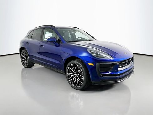 Certified 2026 Porsche Macan AWD/4WD image 6