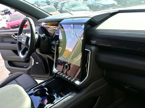 New 2026 GMC Yukon XL Elevation image 30