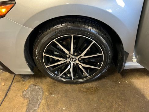 Used 2023 Toyota Camry SE w/ Cold Weather Package image 31