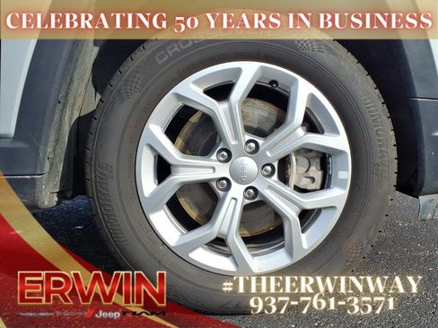 Certified 2024 Jeep Compass Latitude image 9